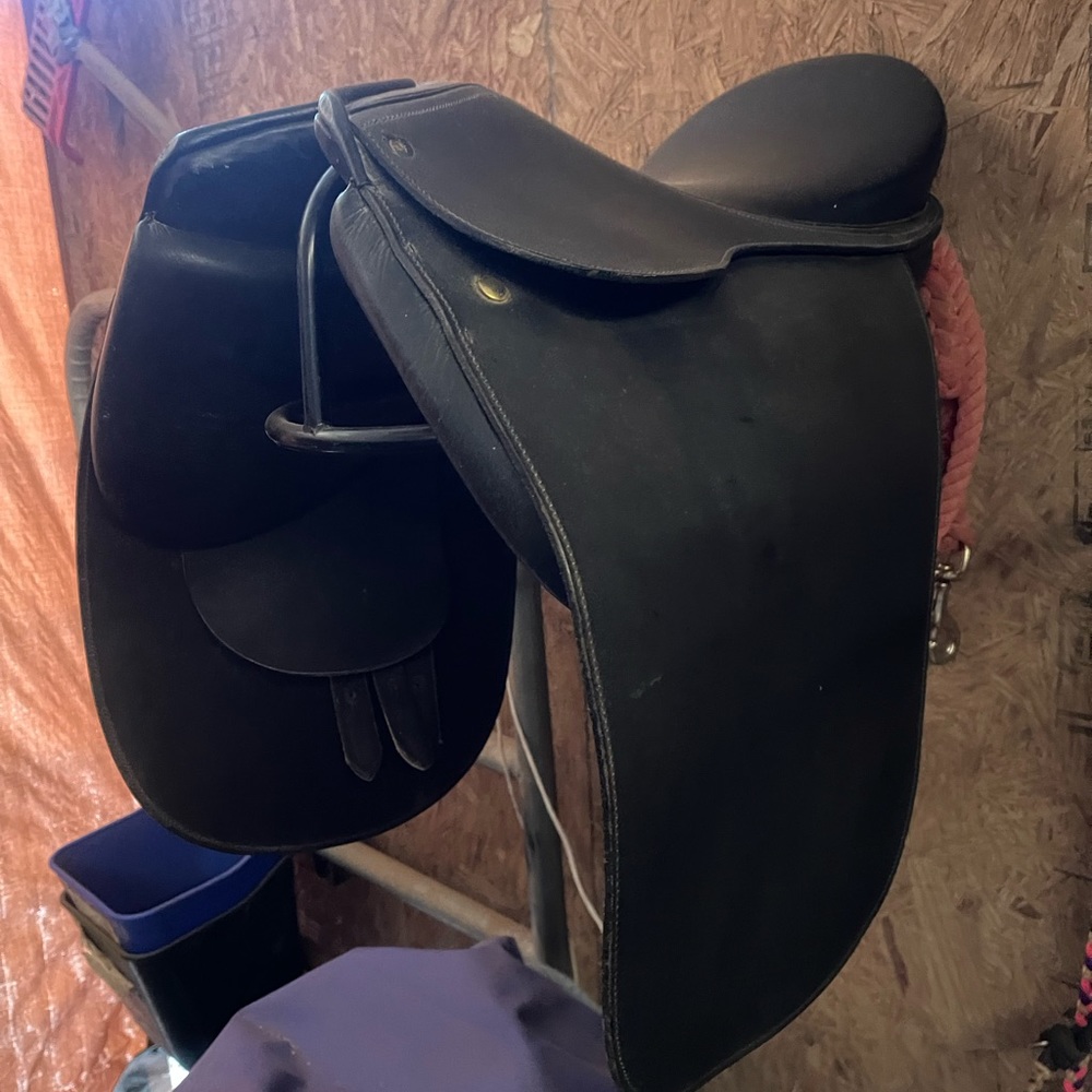 All purpose English saddle brown. Includes additional shipping.